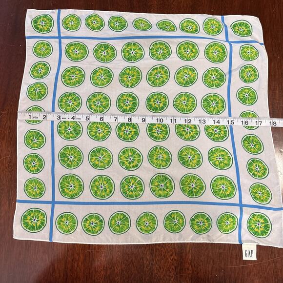 Gap Italian Silk Scarf Small Square Classic Preppy Travel Lightweight Green Lime - Picture 5 of 6